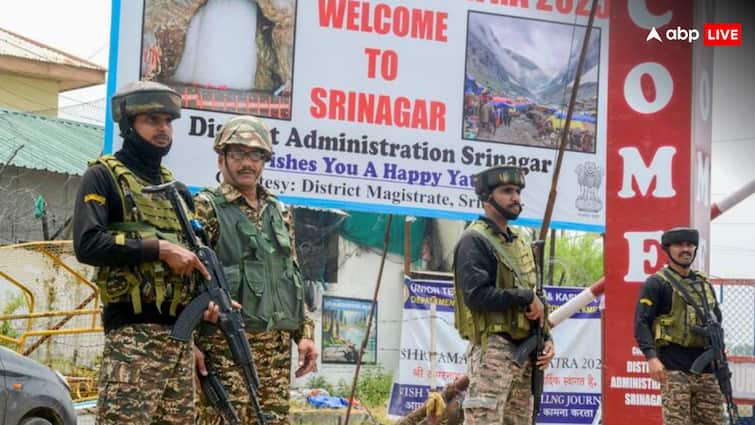 jammu kashmir lg manoj sinha reveals registration of amarnath yatra dropped this year by more than 10 percent