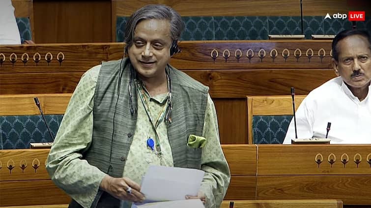 कांग्रेस नेता मुरलीधरन की शशि थरूर को सलाह- आपके पास दो रास्ते या तो पार्टी छोड़कर…