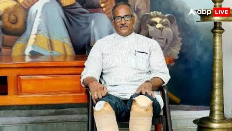 केरल में BJP को जमीन दिलाने में लगा वो योद्धा, जिसके 1994 में काट दिए गए थे दोनों पैर… जानें सदानंदन मास्टर के बारे में सबकुछ