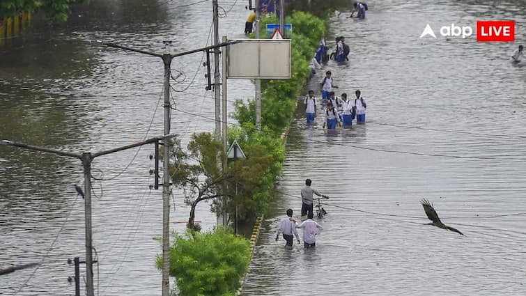 Weather Today: यूपी-बिहार में आई ‘आफत’, कई जिलों में बाढ़ और वज्रपात का कहर, दिल्ली समेत अन्य राज्यों का ताजा मौसम अपडेट जानें